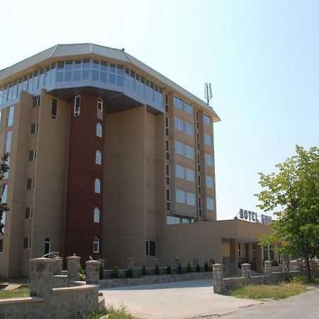 Hotel Feni Kavadarci Exteriör bild