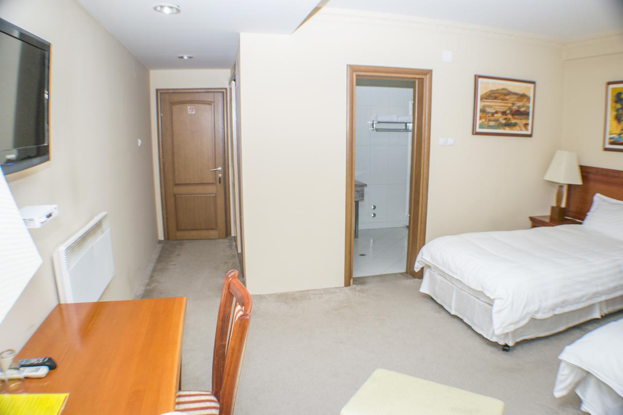 Hotel Feni Kavadarci Exteriör bild
