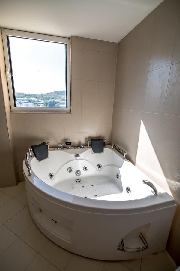 Hotel Feni Kavadarci Exteriör bild