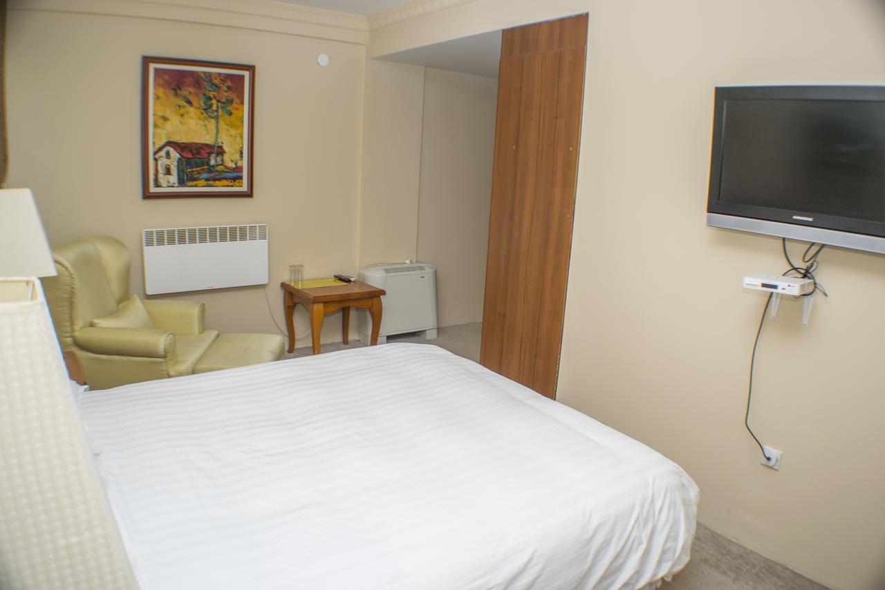 Hotel Feni Kavadarci Exteriör bild